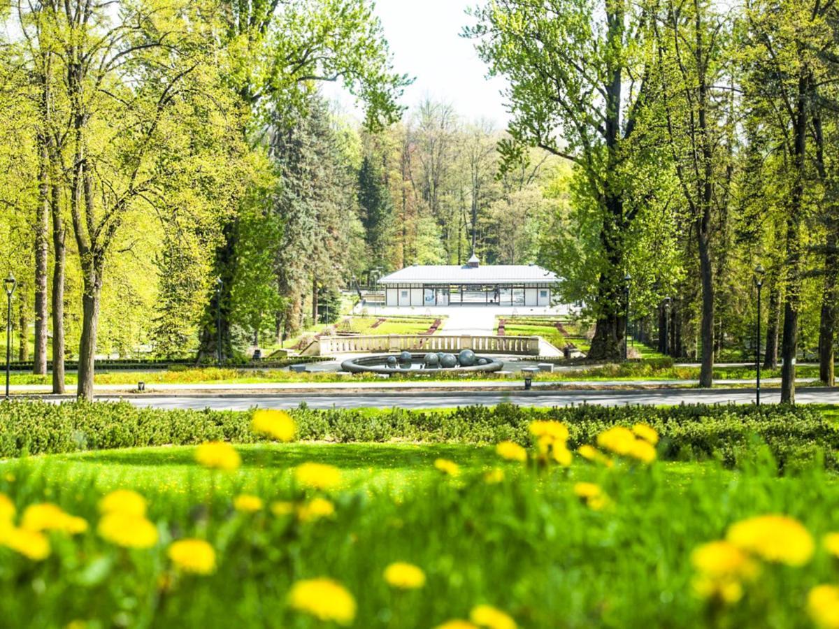 Apartament Z Widokiem Na Park Polanica-Zdrój Eksteriør billede